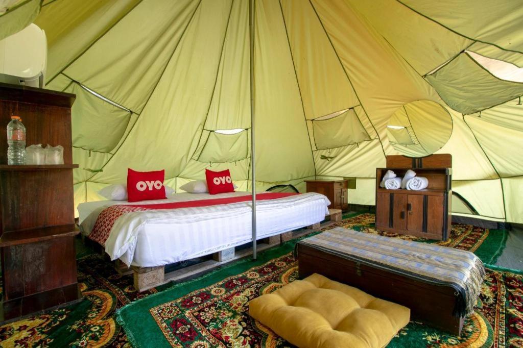 Oyo 75374 Baan Rak Mai Hotel Kanchanaburi Bagian luar foto