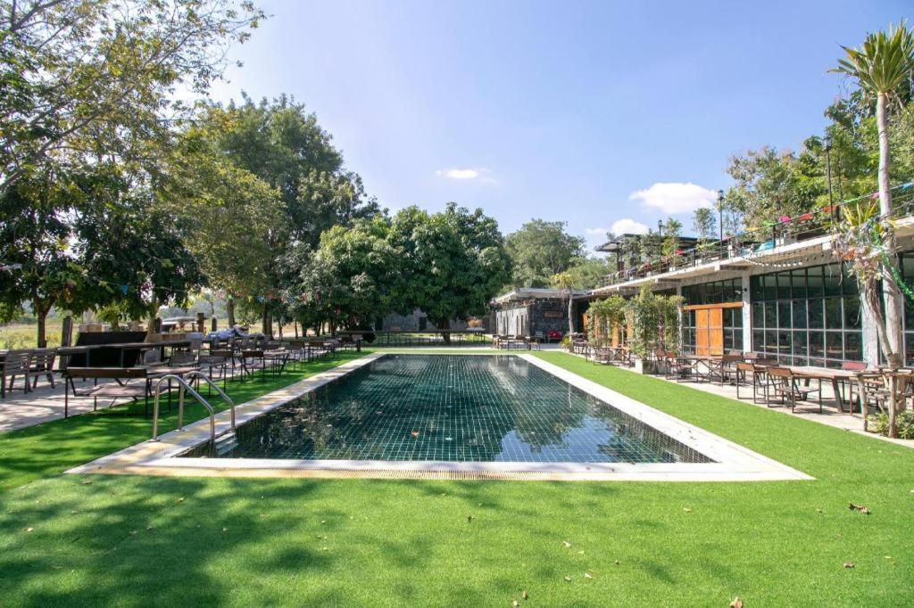 Oyo 75374 Baan Rak Mai Hotel Kanchanaburi Bagian luar foto