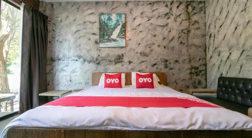 Oyo 75374 Baan Rak Mai Hotel Kanchanaburi Bagian luar foto