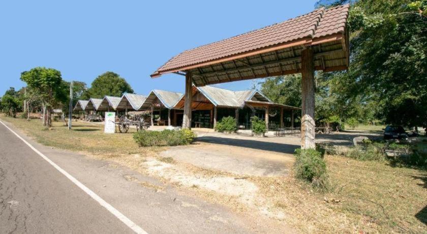 Oyo 75374 Baan Rak Mai Hotel Kanchanaburi Bagian luar foto