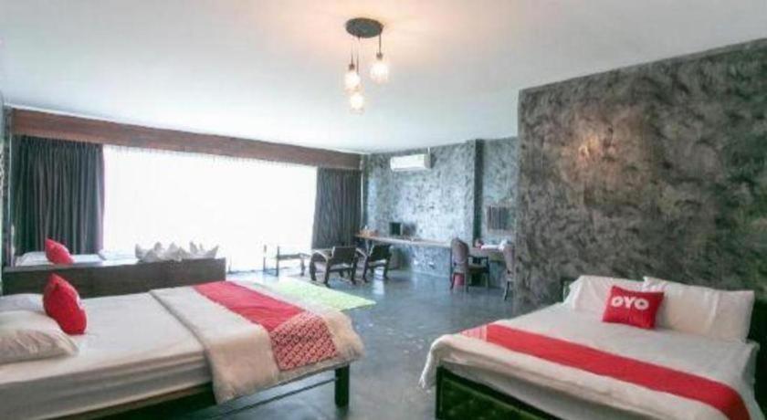Oyo 75374 Baan Rak Mai Hotel Kanchanaburi Bagian luar foto