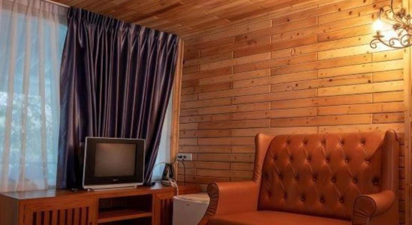 Oyo 75374 Baan Rak Mai Hotel Kanchanaburi Bagian luar foto