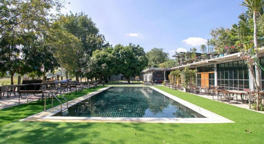 Oyo 75374 Baan Rak Mai Hotel Kanchanaburi Bagian luar foto