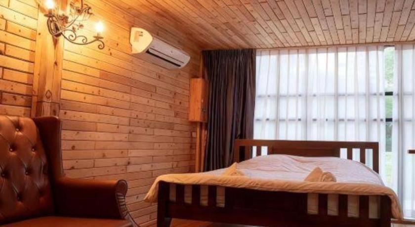 Oyo 75374 Baan Rak Mai Hotel Kanchanaburi Bagian luar foto