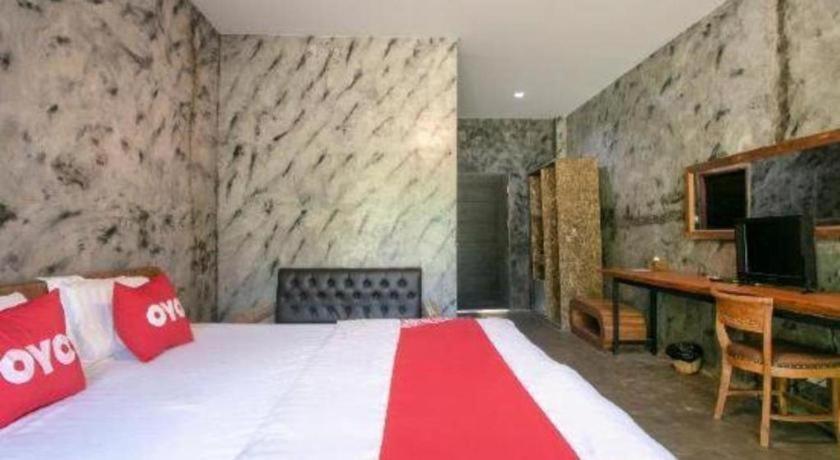 Oyo 75374 Baan Rak Mai Hotel Kanchanaburi Bagian luar foto