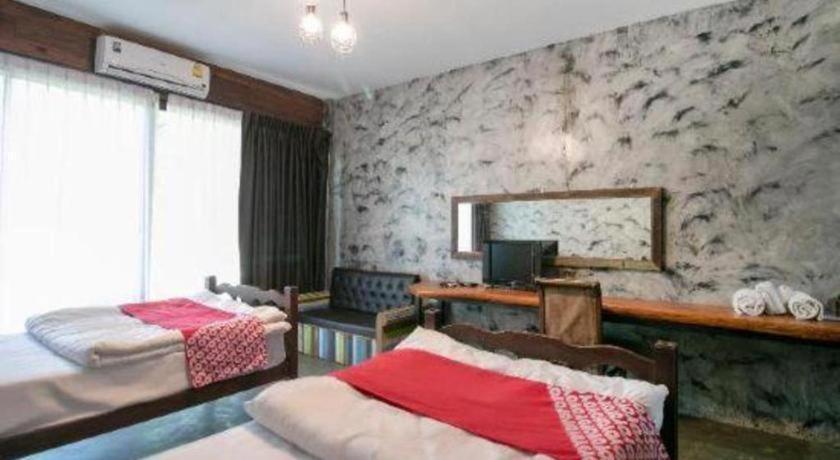 Oyo 75374 Baan Rak Mai Hotel Kanchanaburi Bagian luar foto
