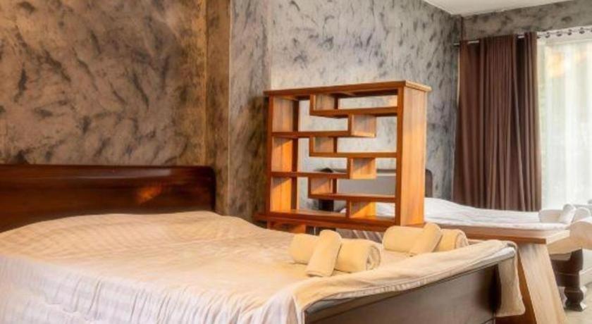 Oyo 75374 Baan Rak Mai Hotel Kanchanaburi Bagian luar foto