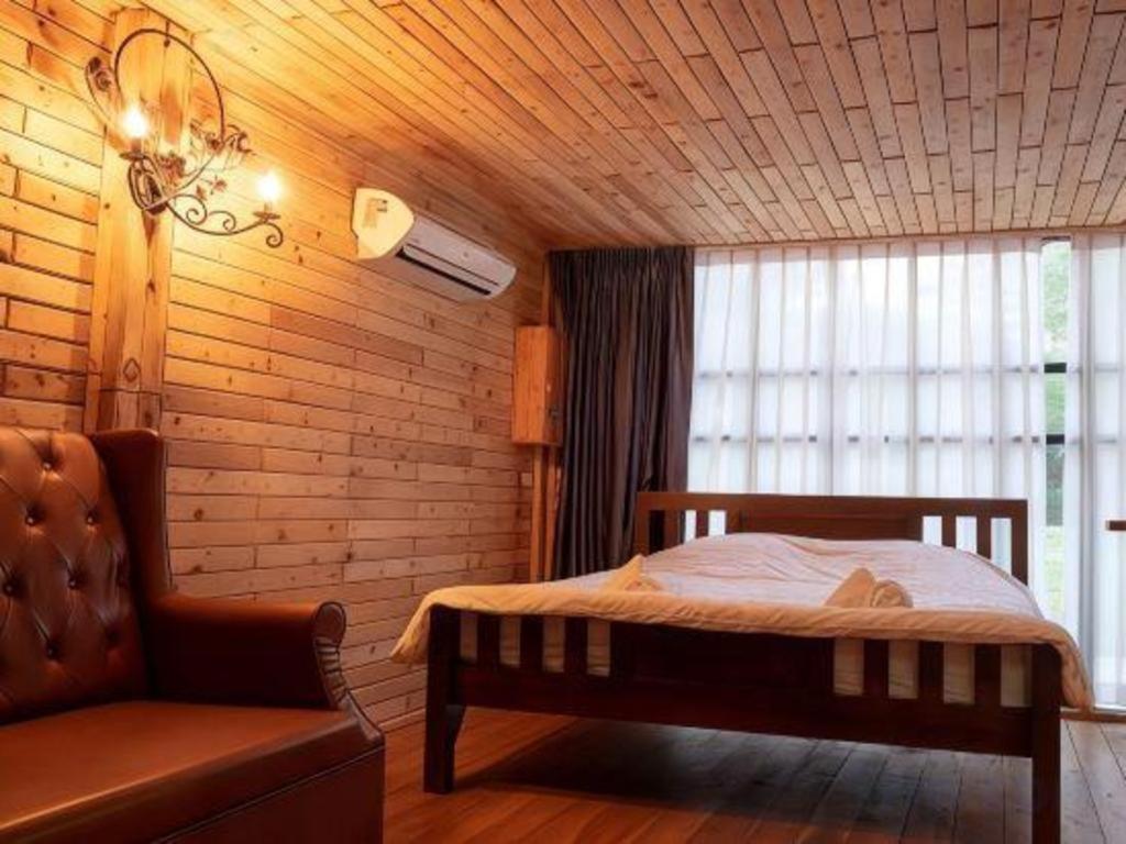 Oyo 75374 Baan Rak Mai Hotel Kanchanaburi Bagian luar foto
