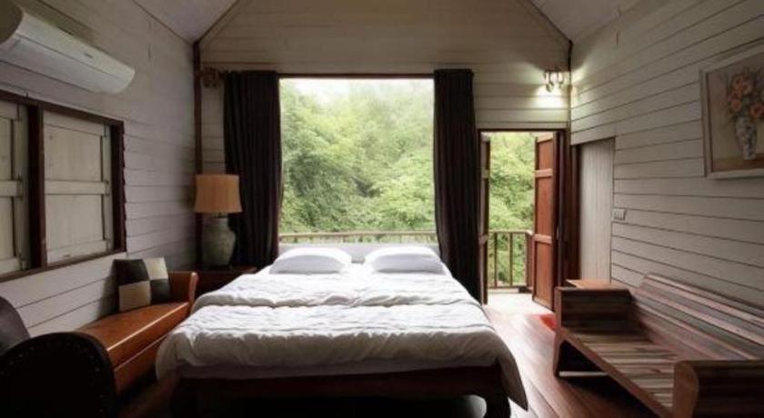 Oyo 75374 Baan Rak Mai Hotel Kanchanaburi Bagian luar foto